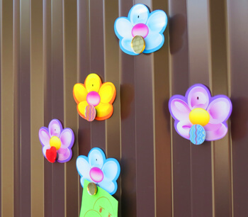 держатели для рисунков в группу капитошка стенд