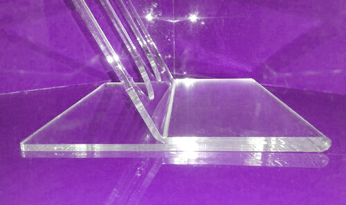 настольная табличка из оргстекла гнутая табличка из оргстекла